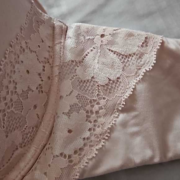 Victoria's secret lined perfect coverage bra - Picture 3 of 6